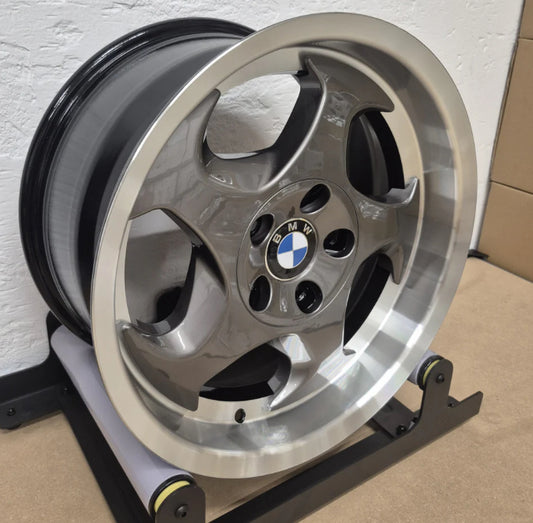 JUEGO DE 4 LLANTAS 17” ESTILO THROWING STARS BMW