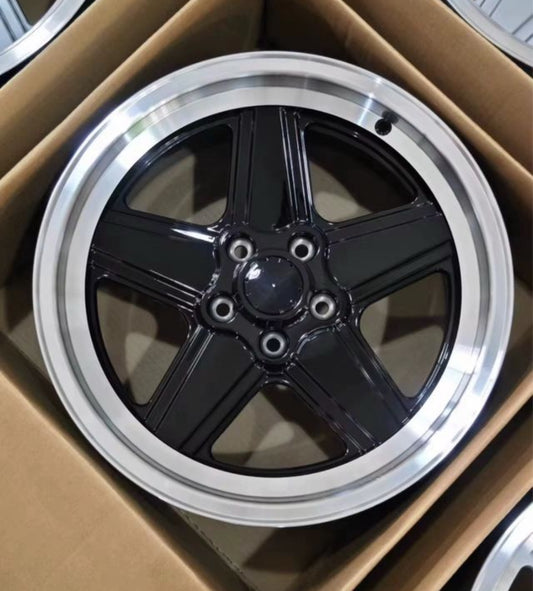 JUEGO DE 4 LLANTAS 17” STAR BLACK