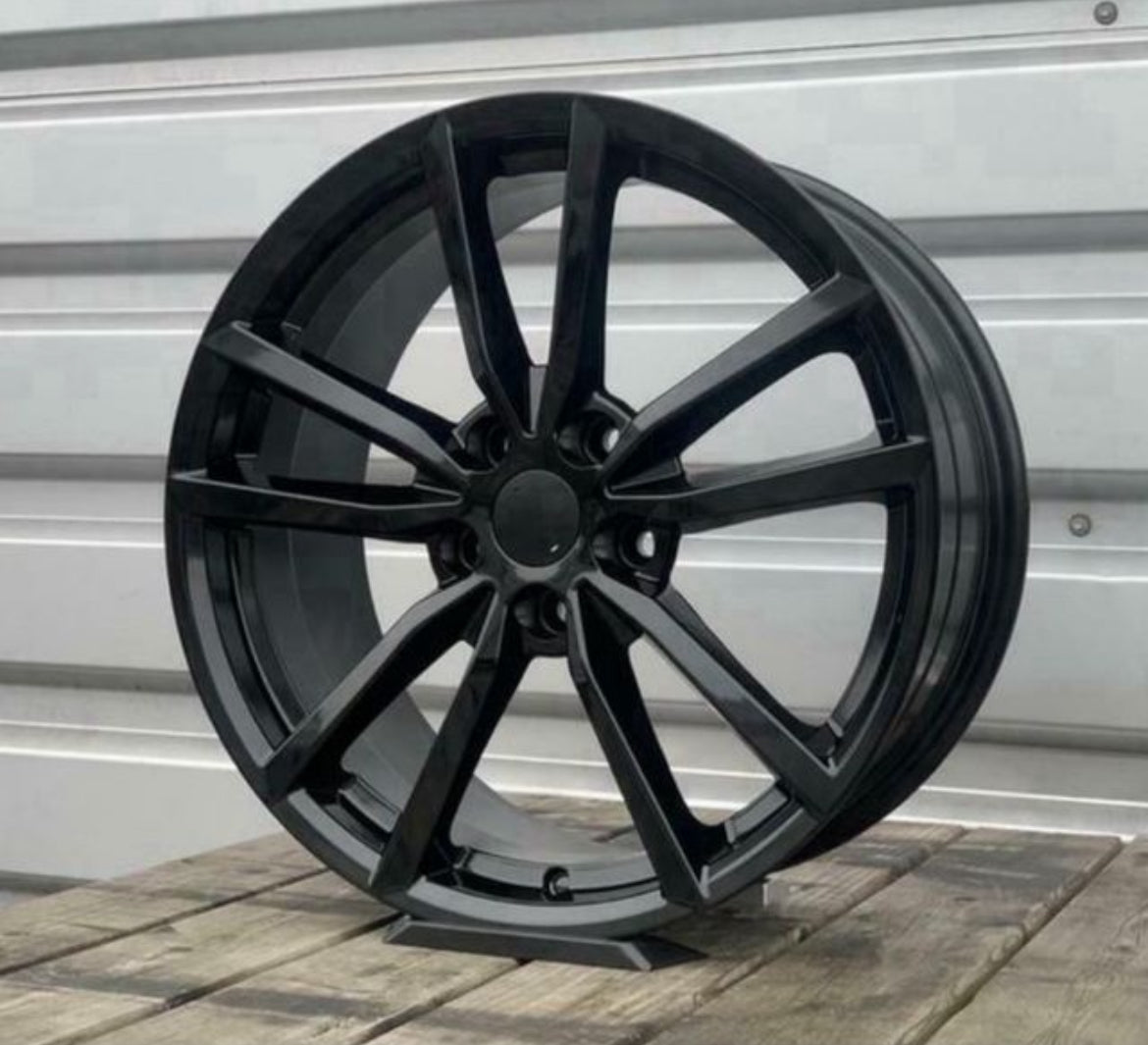 JUEGO DE 4 LLANTAS 19” ESTILO PRETORIA VW