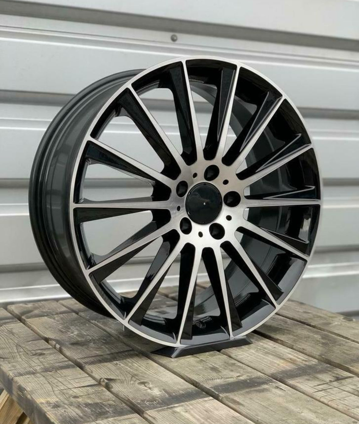 JUEGO DE 4 LLANTAS 19” ESTILO AMG PULIDAS + NEUMATICOS
